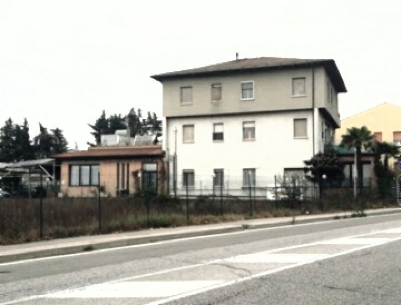 Sasso Marconi locale commerciale a Bologna in Vendita