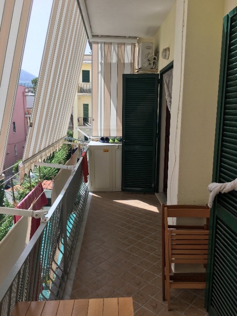 Ischia appartamento con discesa privata sui lidi a Napoli in Vendita