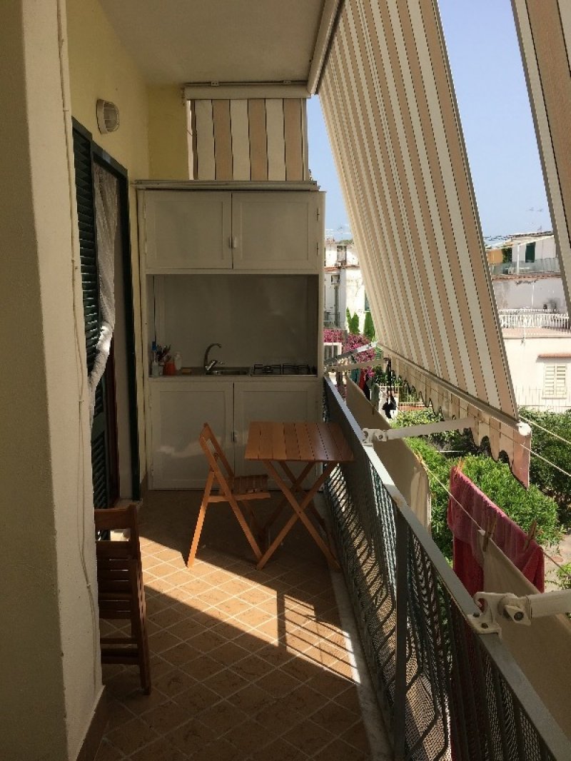 Ischia appartamento con discesa privata sui lidi a Napoli in Vendita