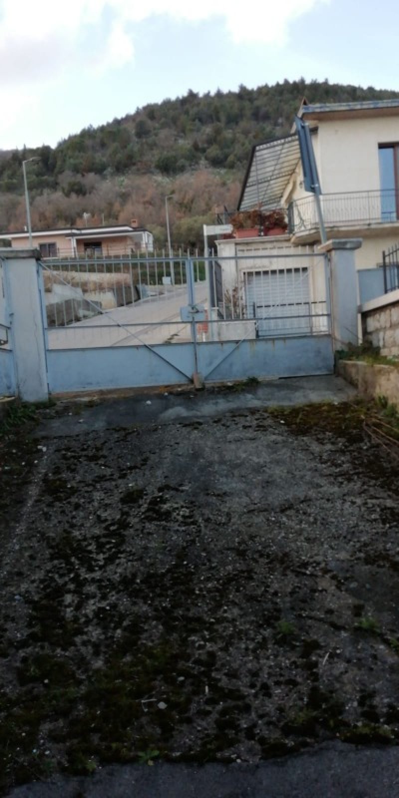 Cautano casa da ristrutturare a Benevento in Vendita