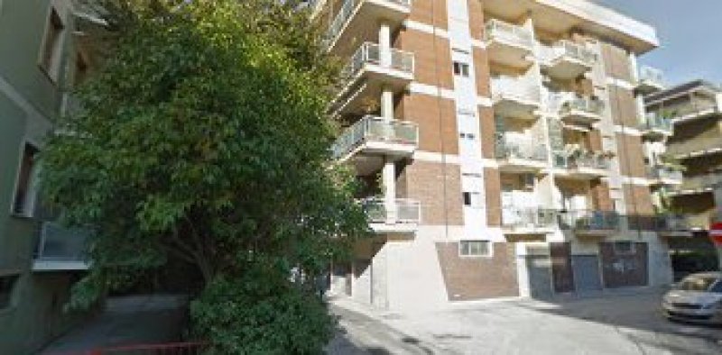 Pescara stanze in ampio e luminoso appartamento a Pescara in Affitto