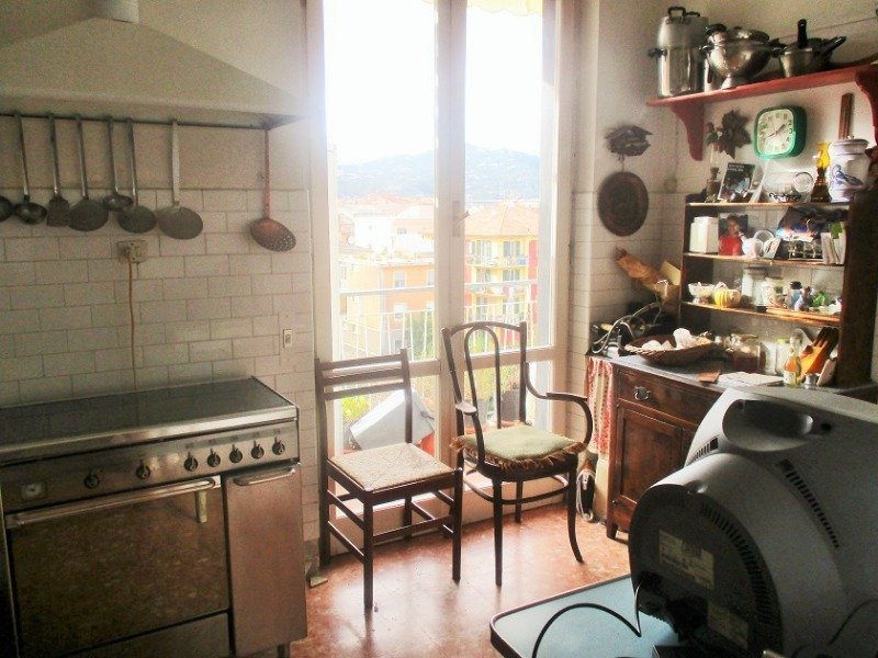 Lavagna appartamento con cantina a Genova in Vendita