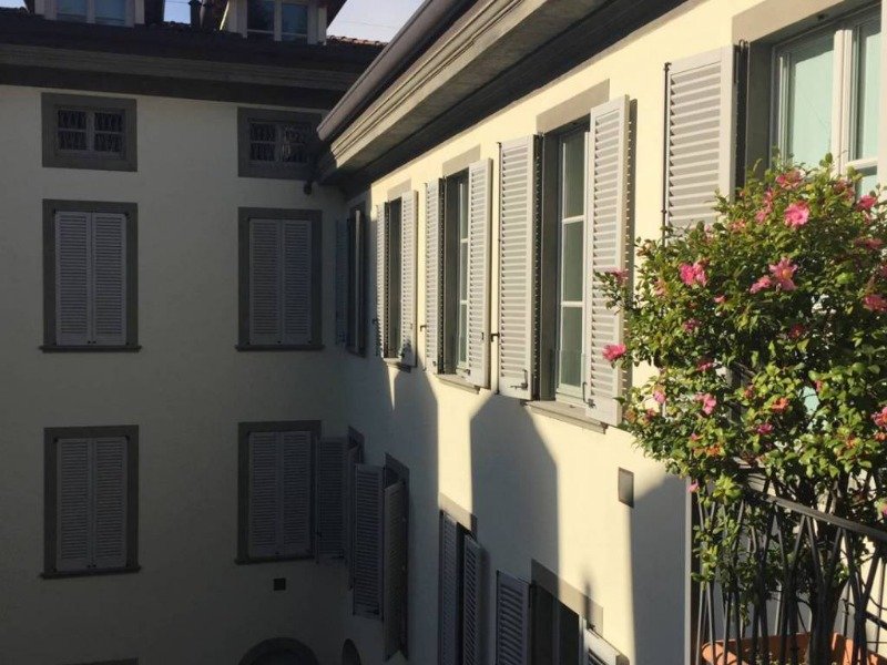 Bergamo appartamento interni con soffitti decorati a Bergamo in Vendita