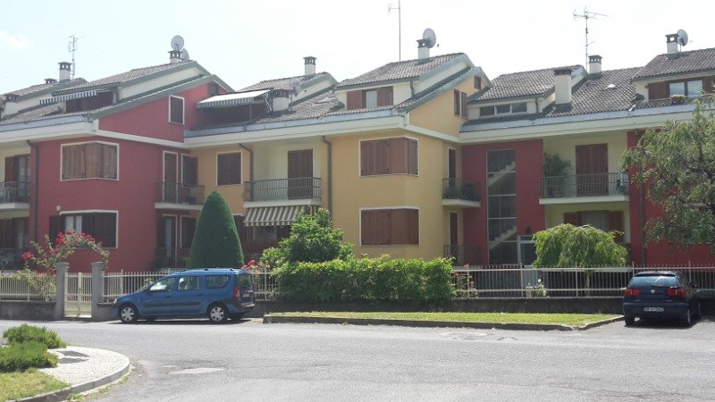 Dronero appartamento con cantina e garage a Cuneo in Vendita