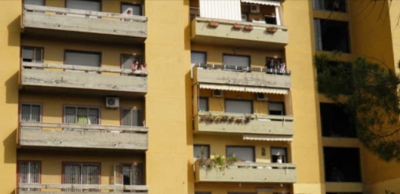 Catania appartamento con doppi servizi a Catania in Vendita
