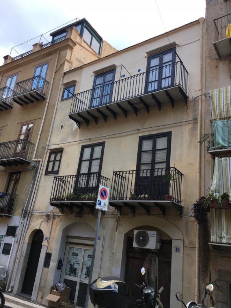 Appartamento zona centro storico Cefal a Palermo in Vendita