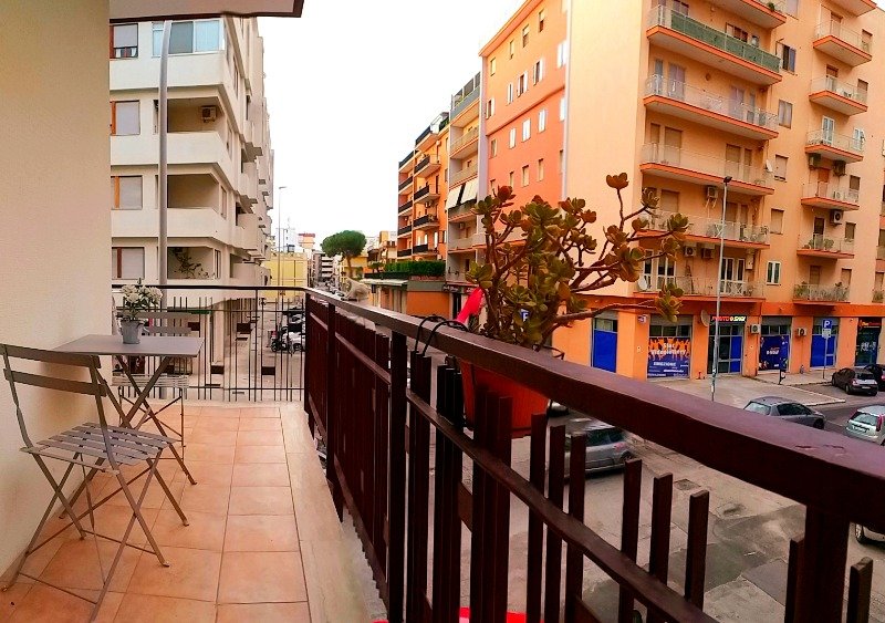 Lecce camera doppia con balcone a studentesse a Lecce in Affitto