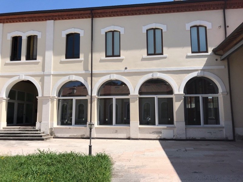 Malo ufficio in fase di ristrutturazione a Vicenza in Affitto
