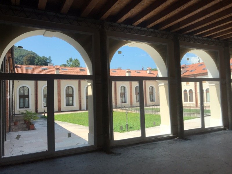Malo ufficio in fase di ristrutturazione a Vicenza in Affitto