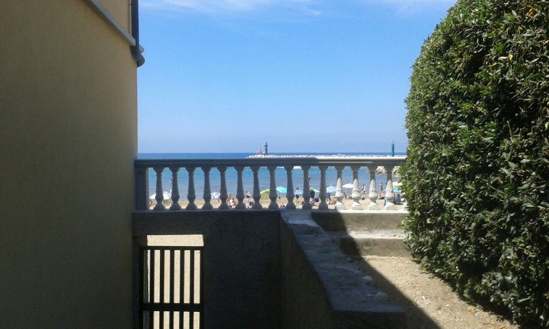 Villetta accesso sul mare zona blu San Vincenzo a Livorno in Affitto
