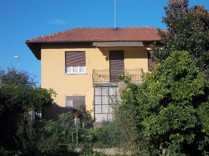 Ceretto di Carignano casa a Torino in Vendita