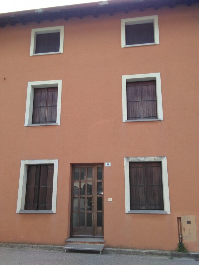 Attimis casa parzialmente arredata a Udine in Vendita
