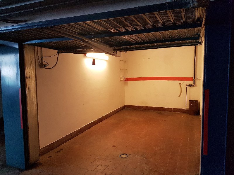 Bologna garage con accesso fuori dalla ztl a Bologna in Affitto