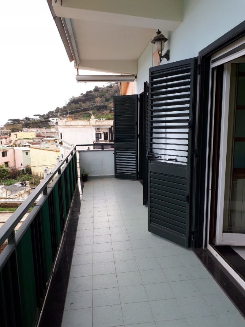 Appartamento sito a Bacoli a Napoli in Vendita