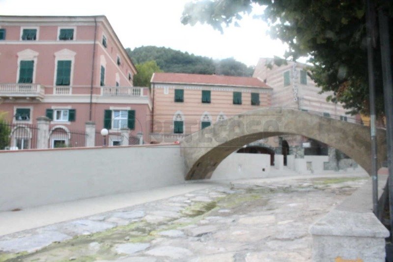 Noli centro storico terratetto a Savona in Vendita