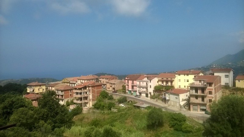 Appartamento a Centola zona centrale a Salerno in Vendita