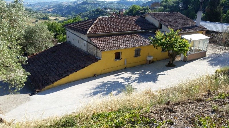 Casa colonica in Ariano Irpino a Avellino in Vendita