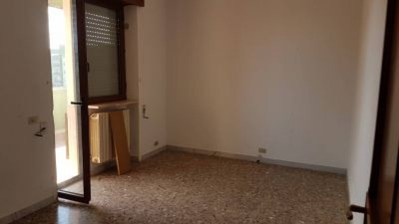 Lecce in condominio signorile appartamento a Lecce in Vendita