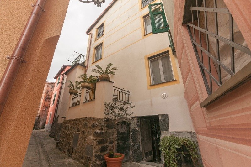 Bargone casa indipendente a Genova in Vendita