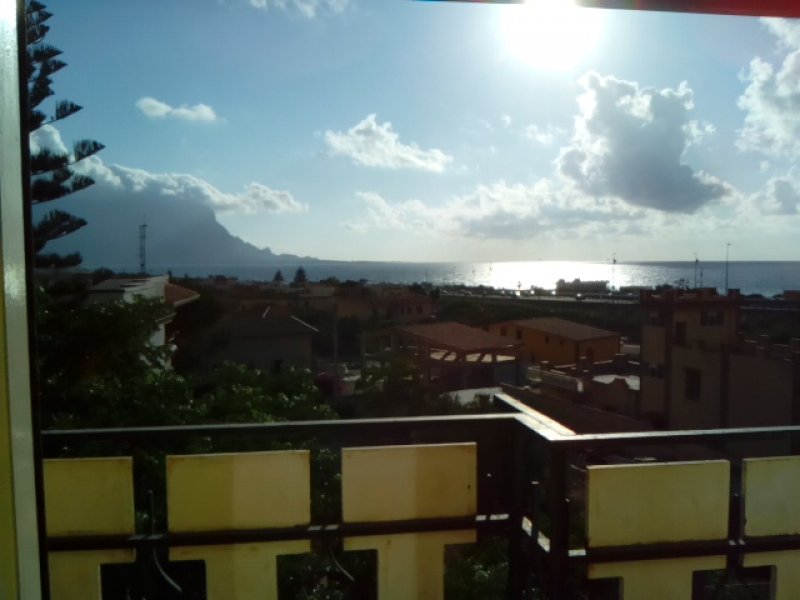 Appartamento con ampia vista sul golfo di Capaci a Palermo in Vendita