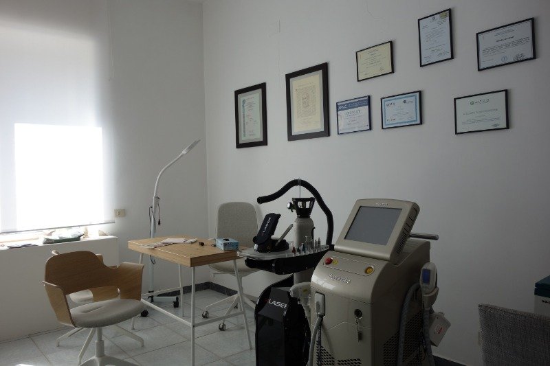 Roma Lungotevere stanze in studio medico a Roma in Affitto