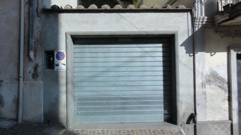 Fabrica di Roma garage gi scaffalato a Viterbo in Vendita