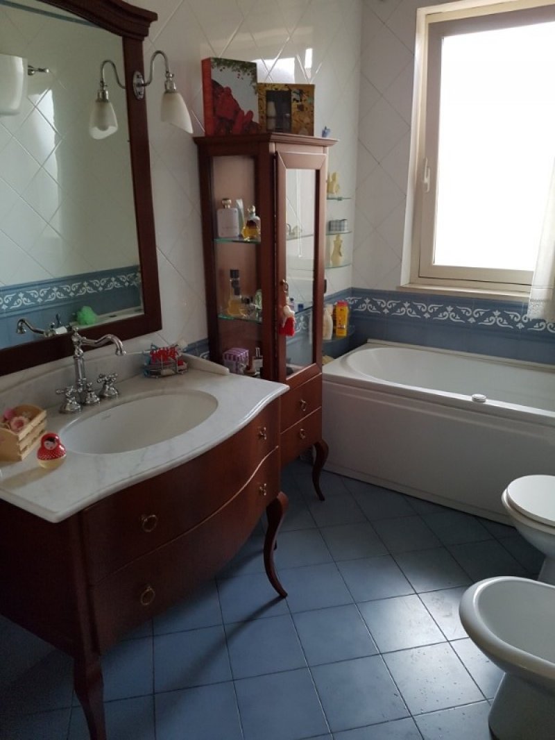 San Prisco appartamento con doppio bagno a Caserta in Vendita