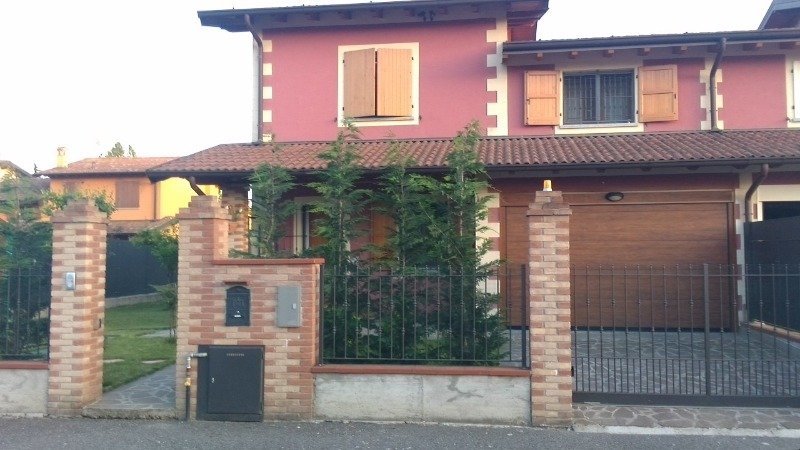 Torlino Vimercati villa bifamiliare a Cremona in Vendita