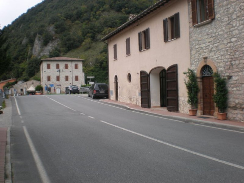 Cerreto di Spoleto locazione di locale commerciale a Perugia in Affitto