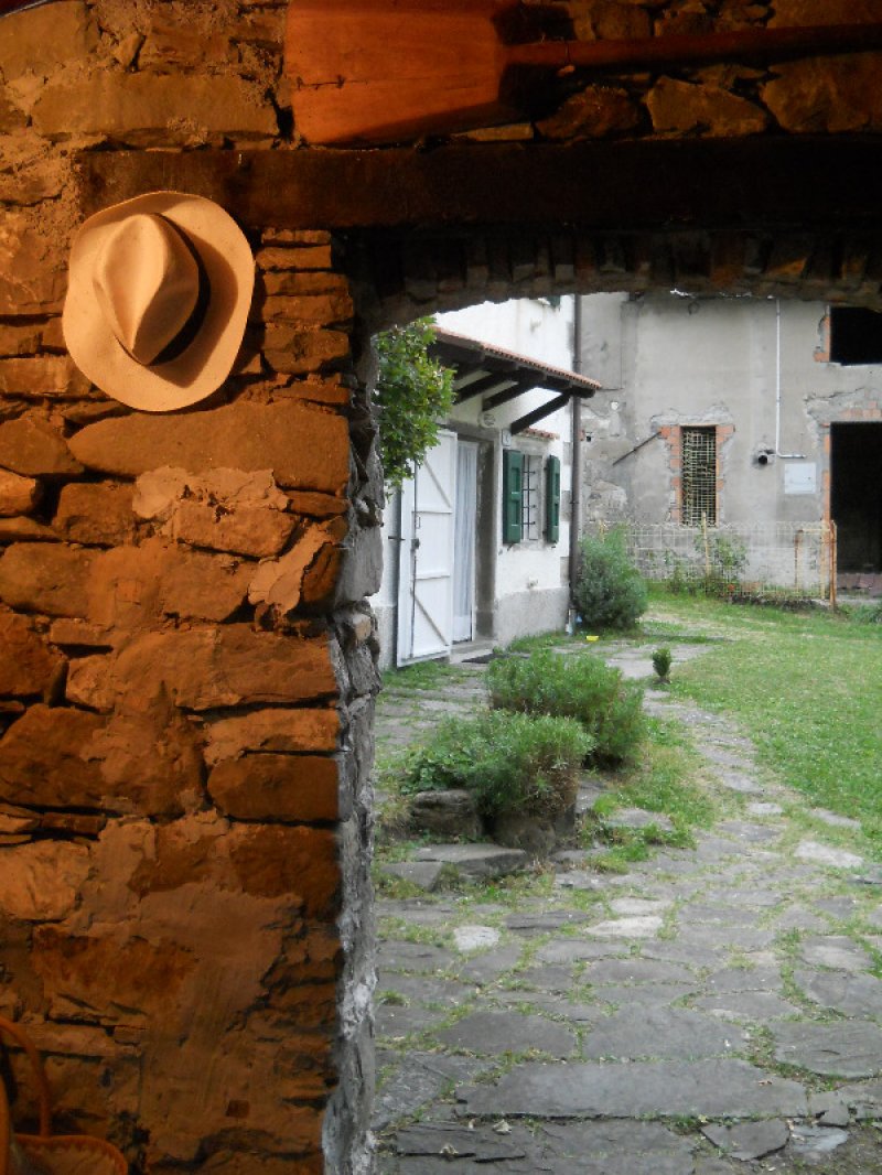 Villa Minozzo casa con ampio terrazzo a Reggio nell'Emilia in Vendita