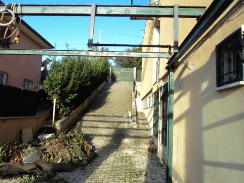 Tivoli Villaggio Adriano appartamento quadrilocale a Roma in Affitto