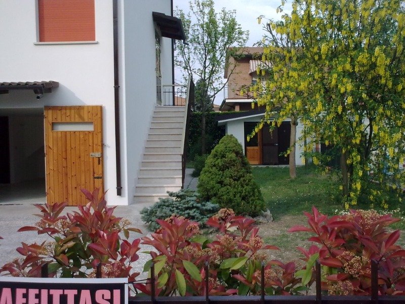 Masi Torello casa con ampio giardino a Ferrara in Affitto