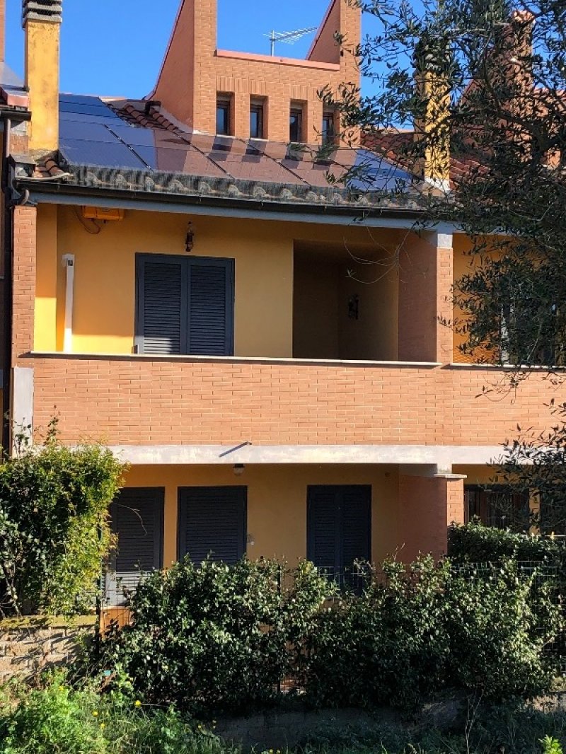 Capena casa con giardino a Roma in Vendita