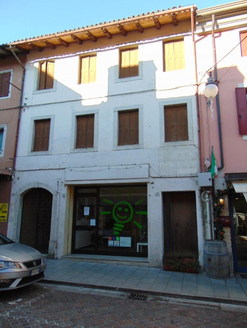 Immobile in centro storico a Maniago a Pordenone in Vendita