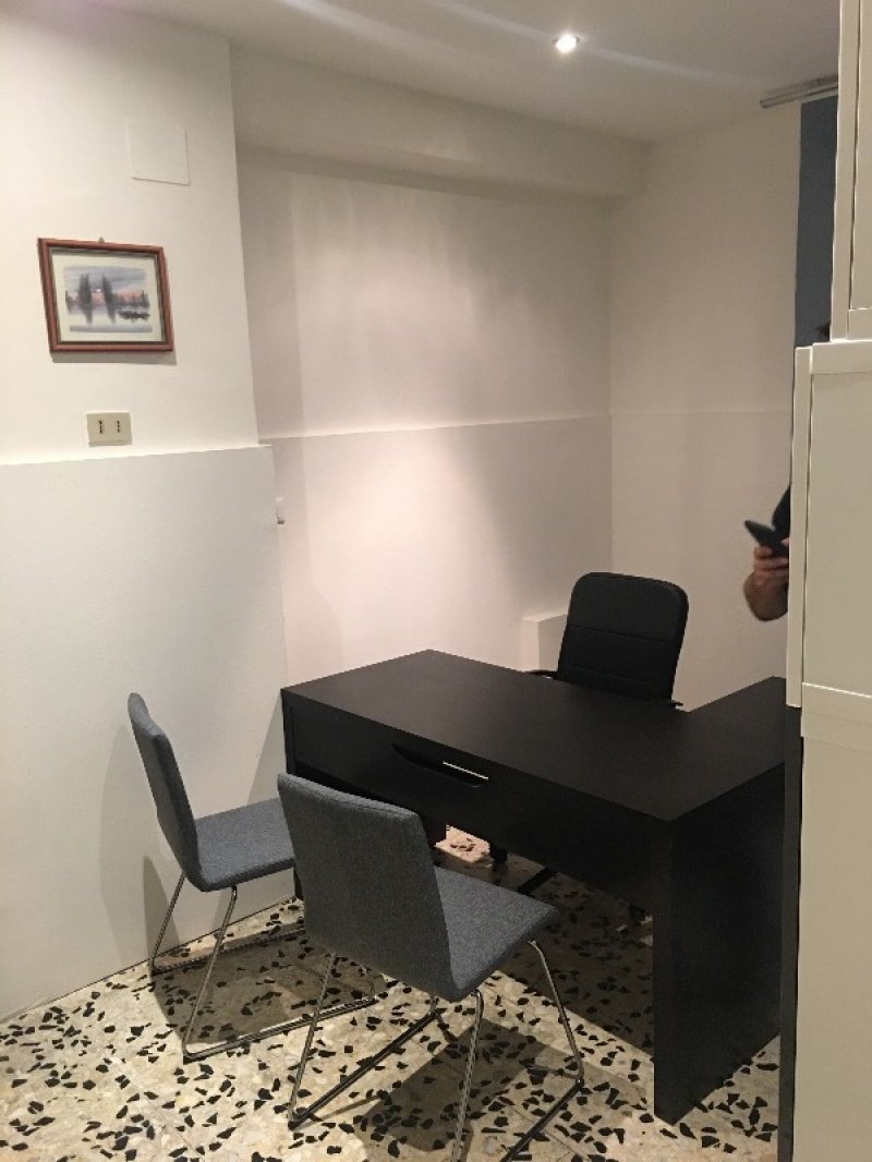 Pisa stanza in studio professionale a Pisa in Affitto