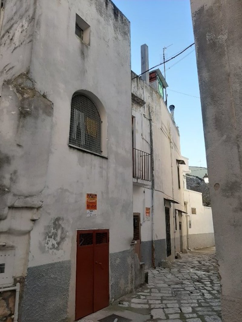 Cassano delle Murge abitazione zona villa comunale a Bari in Vendita