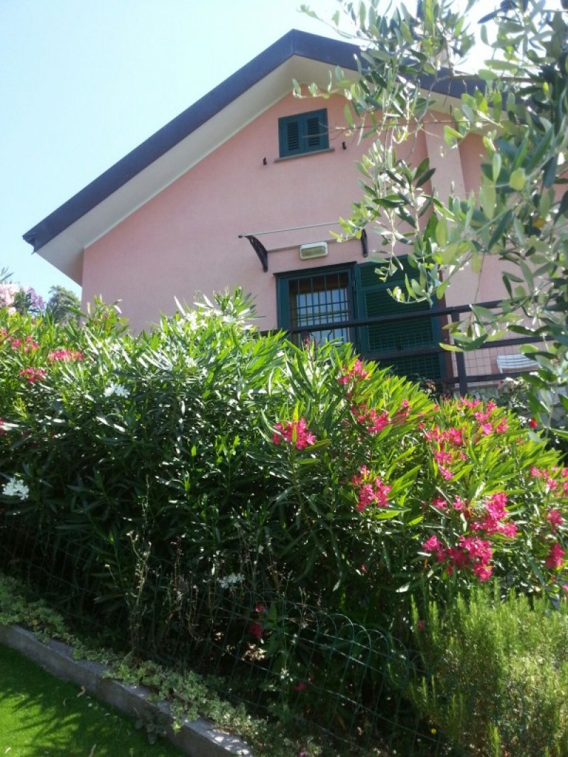 Casa a Moneglia con giardino a Genova in Affitto