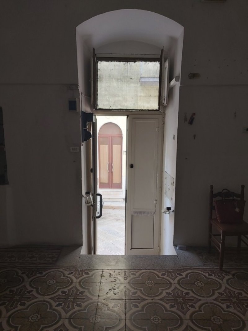 Mottola casa storica a Taranto in Vendita