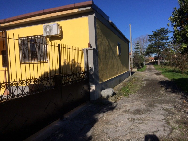 Cancello ed Arnone casa ristrutturata a Caserta in Vendita