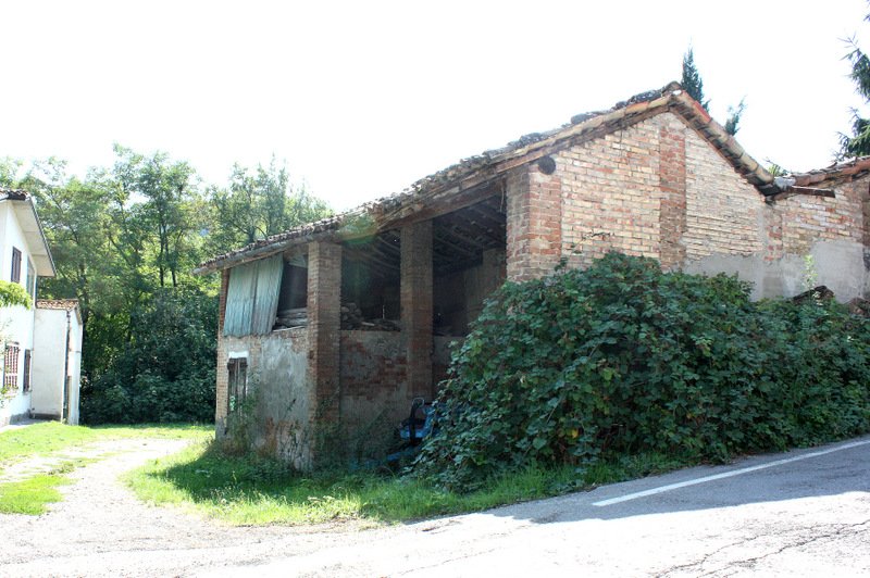 Salsomaggiore Terme rustico su area edificabile a Parma in Vendita