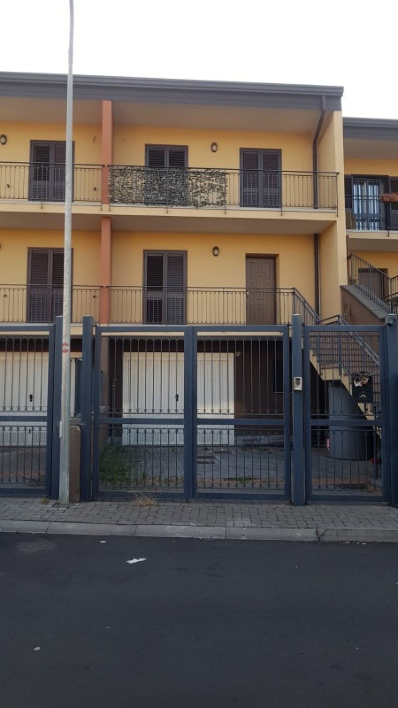 Gravina di Catania villa a schiera a Catania in Vendita