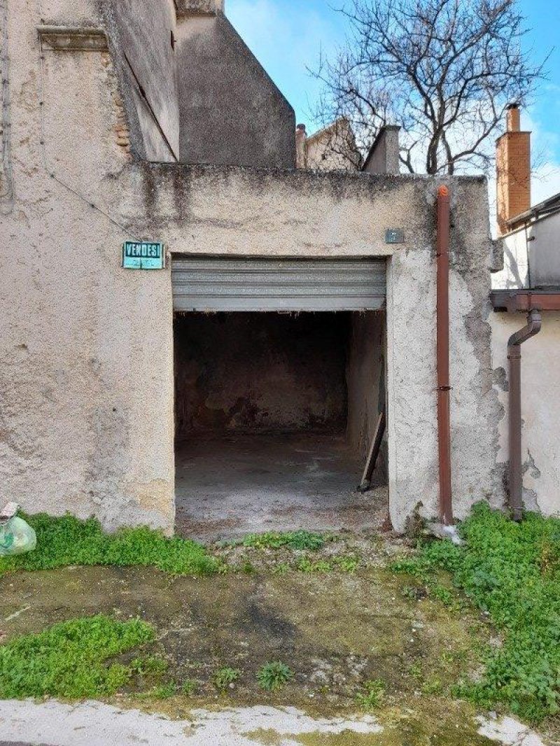 Popoli locale uso garage a Pescara in Vendita