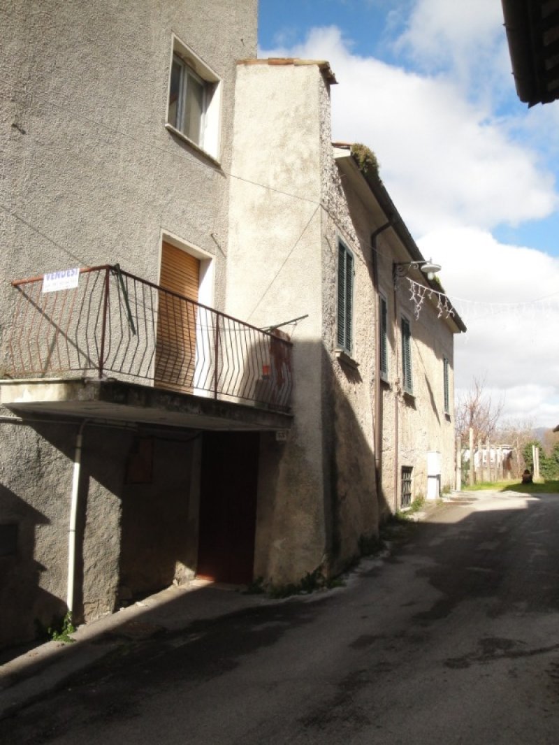 Gualdo Tadino casa a Perugia in Vendita