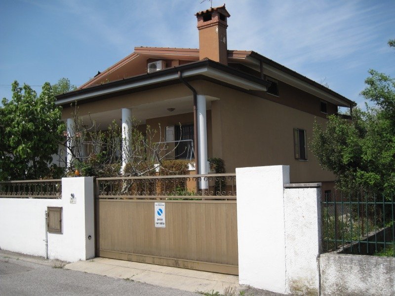 Palmanova casa in villino a Udine in Vendita
