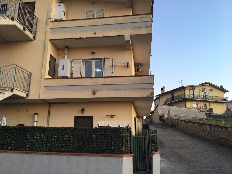 Appartamento Pomezia a Roma in Vendita