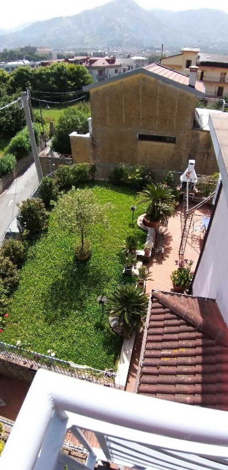 Baronissi villa quadrifamiliare a Salerno in Vendita