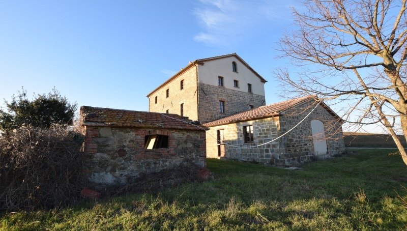 A Gubbio casale storico a Perugia in Vendita