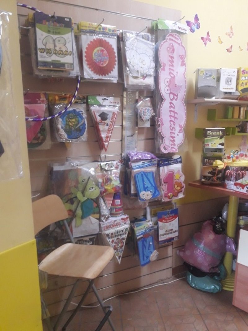 A Viagrande centro negozio di bomboniere a Catania in Vendita
