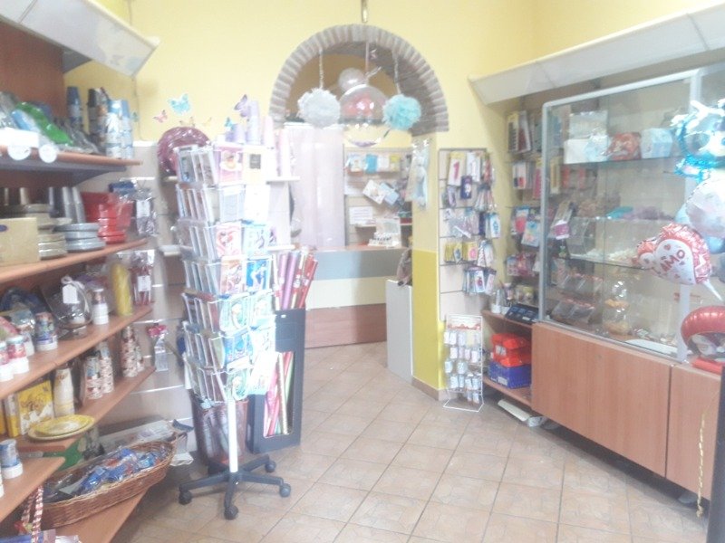 A Viagrande centro negozio di bomboniere a Catania in Vendita