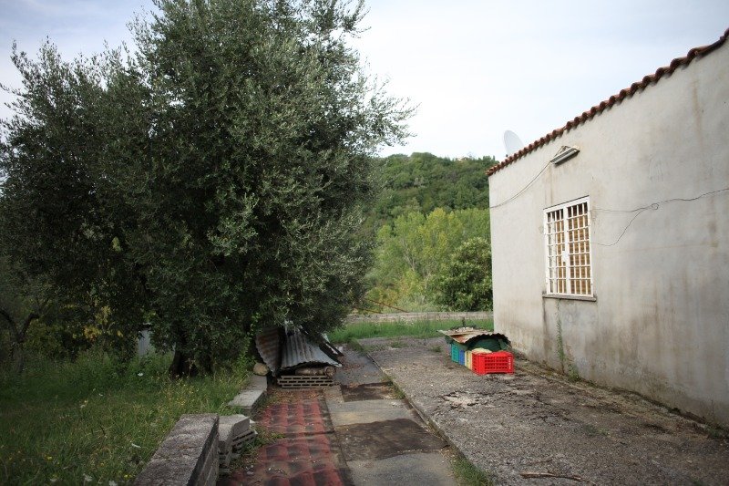 Poggio Nativo casa con terreno a Rieti in Vendita